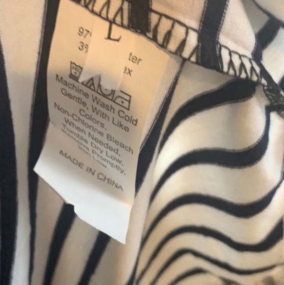 ๐ NEW long sleeve shirt with faux leather - Picture 4 of 12